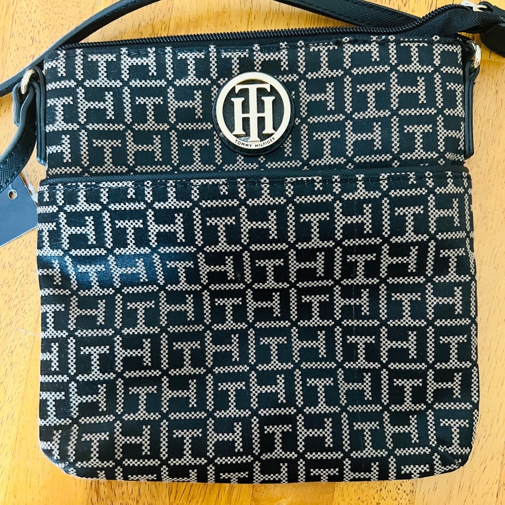 Tommy Hilfiger Crossbody Bag Black Tan, 8in x 8in